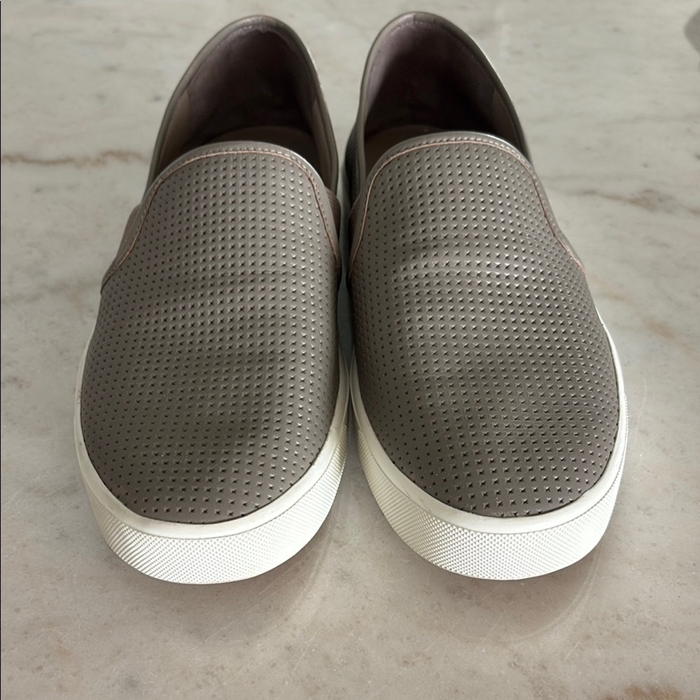 Vince Blair women’s Slip-On Shoes size 8